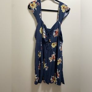 Cute dress with cutout